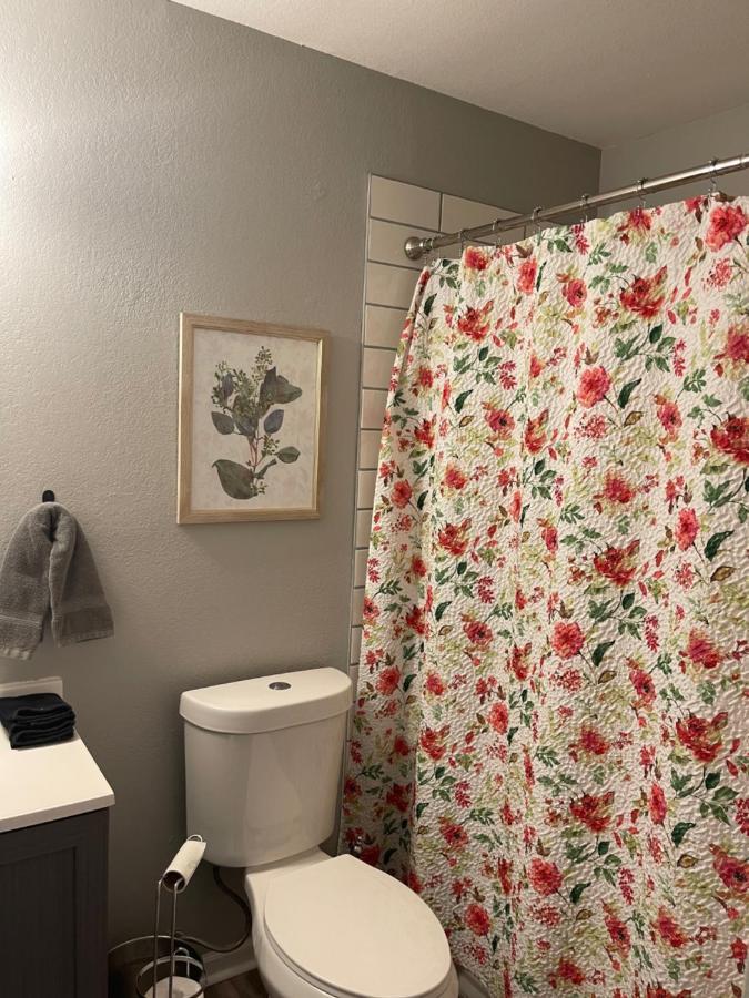 The Deannie Apt #6 - Simple And Homey 2Bd W/ Wifi ハミルトン  エクステリア 写真